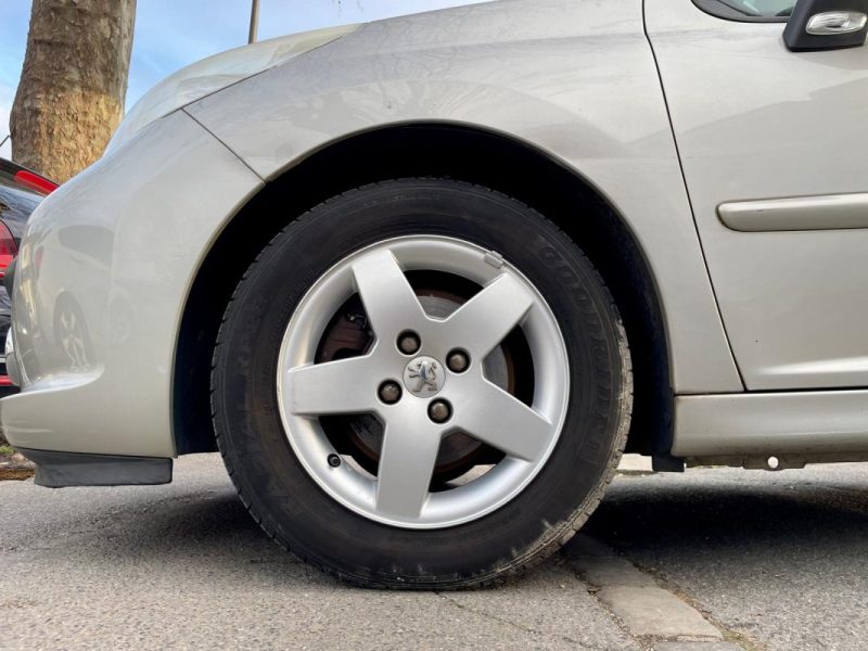 PEUGEOT 207 1.4 VTI 95 PREMIUM PACK 