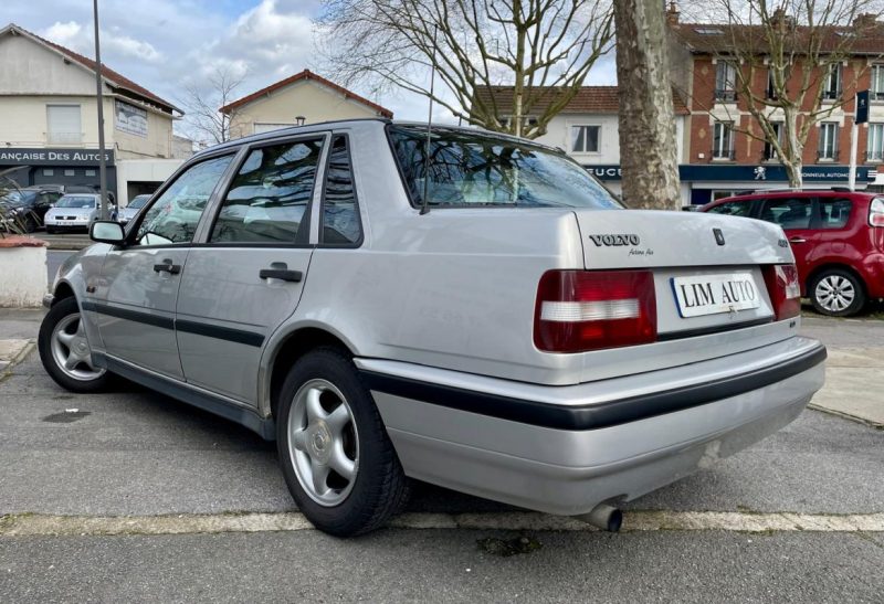 VOLVO 460 1.9 TD 90 GLT *1ÈRE MAIN* 