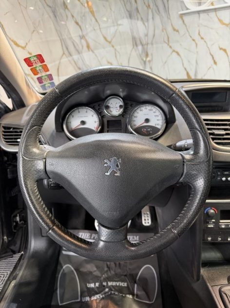 PEUGEOT 207 1.6 THP PLATINUM 2006 - 89 104Kms -Toit Panoramique - Parfait Etat - Suivit PEUGEOT
