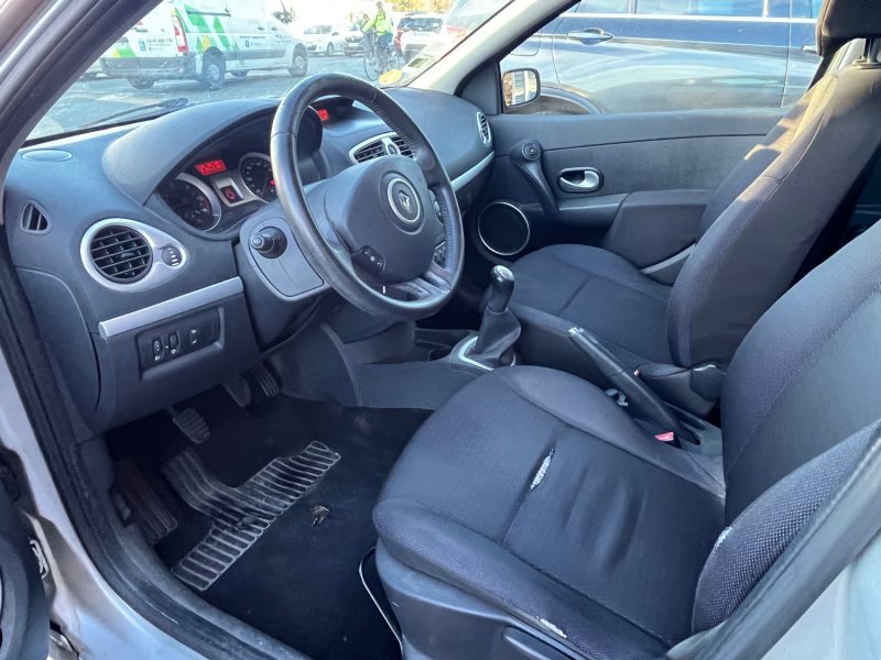 RENAULT CLIO 3 (III) 1.5 DCI 86cv IDEAL JEUNE PERMIS - ENTRETIEN OK - GARANTIE 6 MOIS 