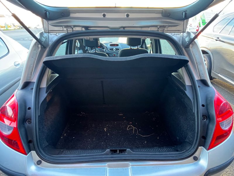 RENAULT CLIO 3 (III) 1.5 DCI 86cv IDEAL JEUNE PERMIS - ENTRETIEN OK - GARANTIE 6 MOIS 