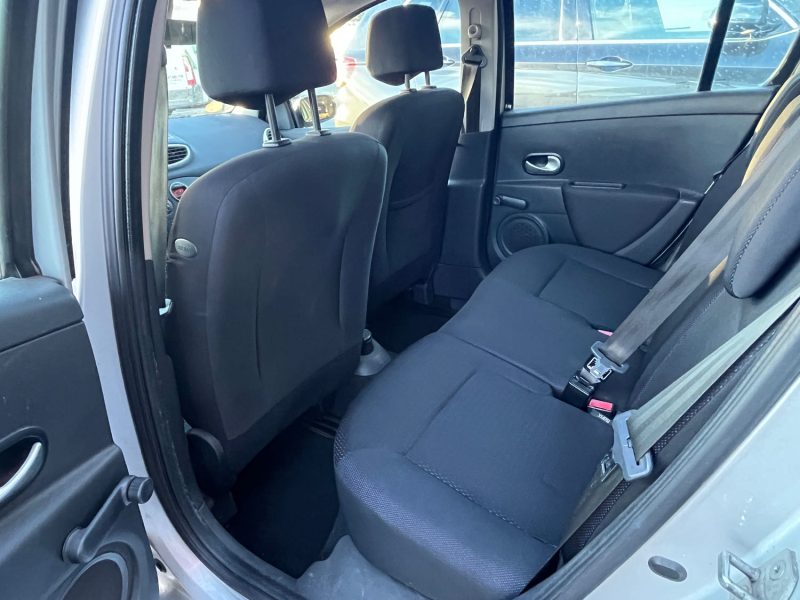 RENAULT CLIO 3 (III) 1.5 DCI 86cv IDEAL JEUNE PERMIS - ENTRETIEN OK - GARANTIE 6 MOIS 