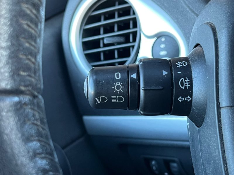 RENAULT CLIO 3 (III) 1.5 DCI 86cv IDEAL JEUNE PERMIS - ENTRETIEN OK - GARANTIE 6 MOIS 