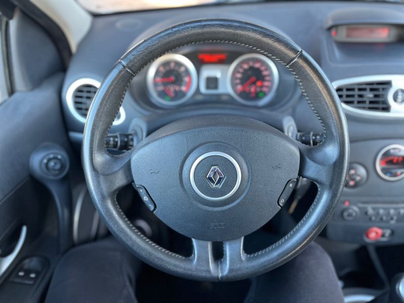 RENAULT CLIO 3 (III) 1.5 DCI 86cv IDEAL JEUNE PERMIS - ENTRETIEN OK - GARANTIE 6 MOIS 