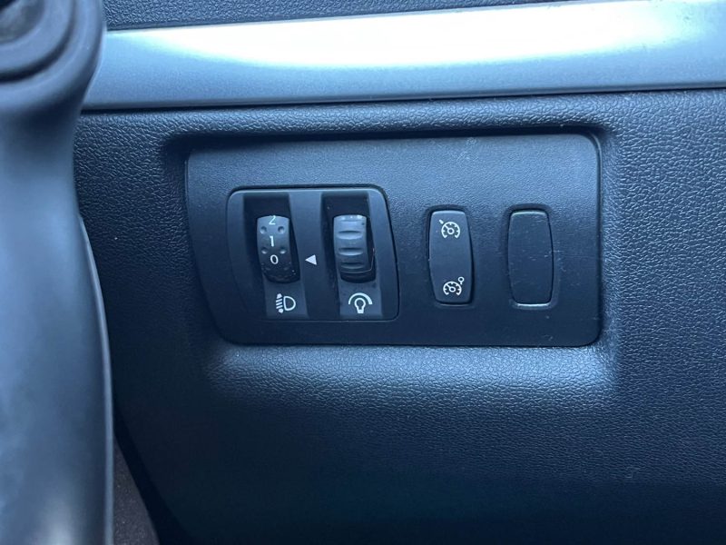 RENAULT CLIO 3 (III) 1.5 DCI 86cv IDEAL JEUNE PERMIS - ENTRETIEN OK - GARANTIE 6 MOIS 