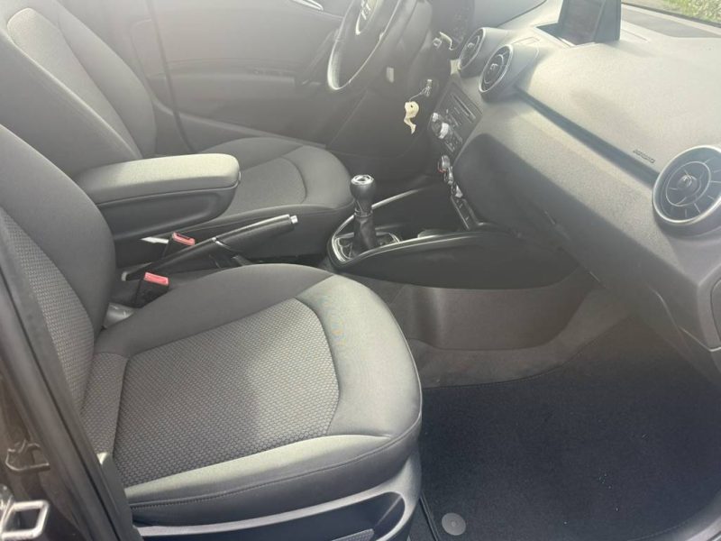 AUDI A1 SB 1.6 TDI 90 ATTRACTION 2012