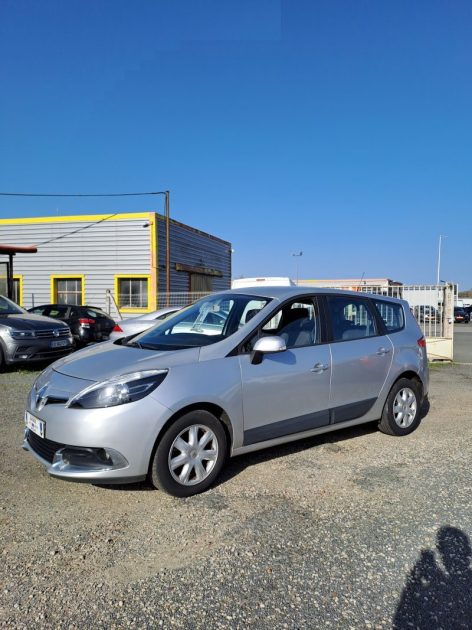 RENAULT MEGANE SCENIC 1.5 DCI 110CH FAP BOSE 7 PLACES 2012