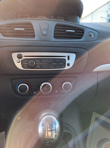 RENAULT MEGANE SCENIC 1.5 DCI 110CH FAP BOSE 7 PLACES 2012