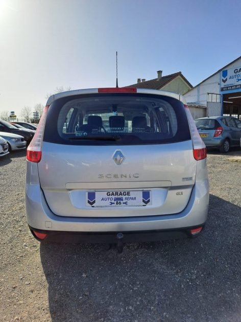 RENAULT MEGANE SCENIC 1.5 DCI 110CH FAP BOSE 7 PLACES 2012