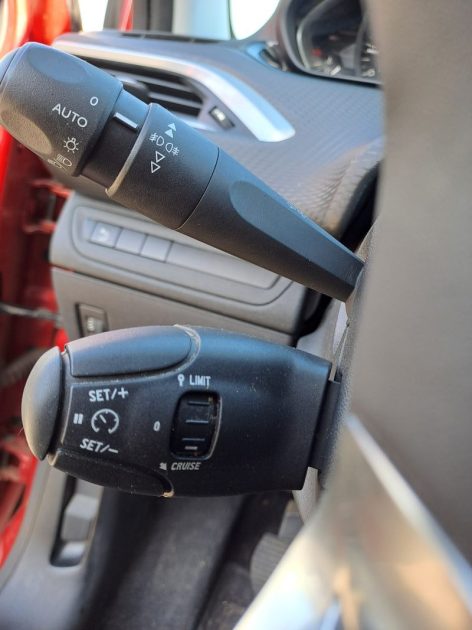 PEUGEOT 208 1.2 PURETECH 82CH ALLURE 5P 2017