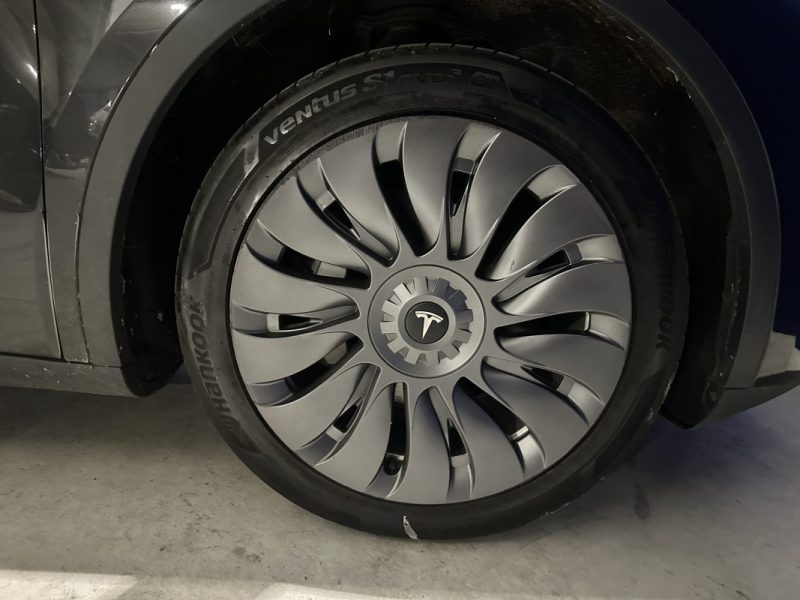 TESLA MODEL Y  LONG RANGE RWD 79 KW 600 KMS  2024