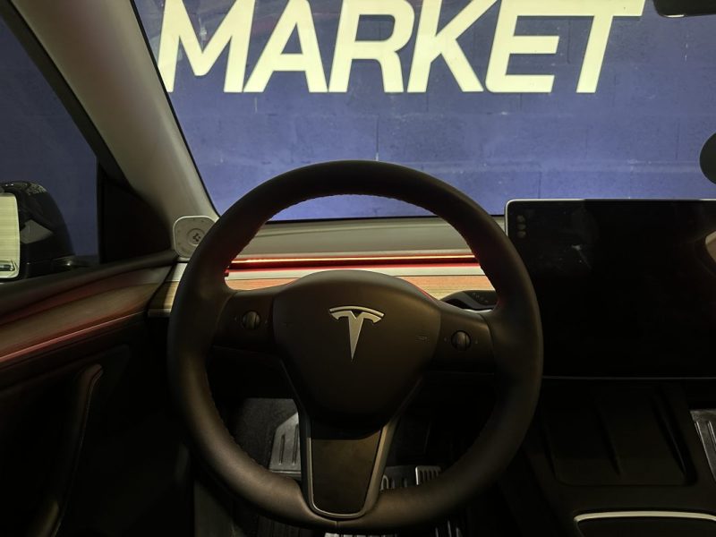 TESLA MODEL Y  LONG RANGE RWD 79 KW 600 KMS  2024