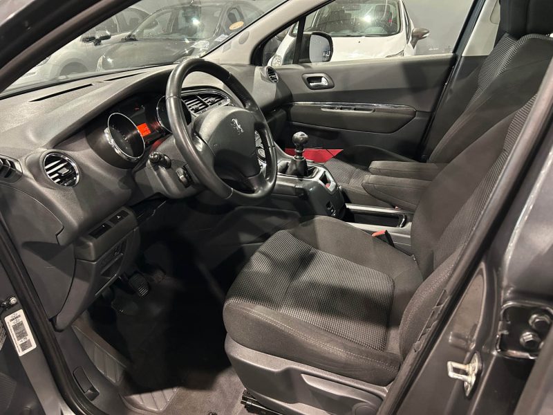 PEUGEOT 5008  PREMIUM 1.6HDI 110CH