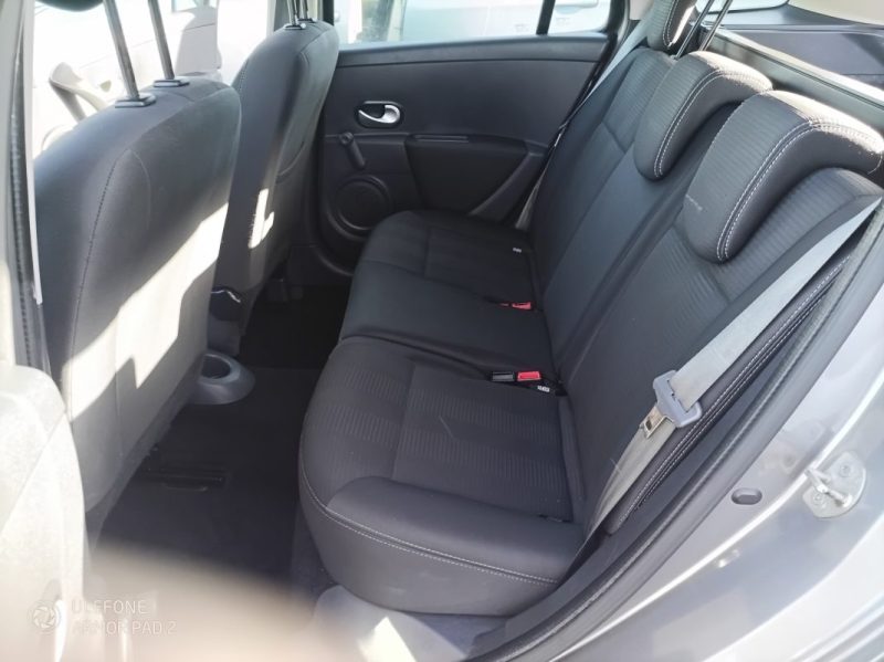 RENAULT CLIO 1.2 16 V 75 CH ET 5 CH FISCAUX  EXPRESSION  2011