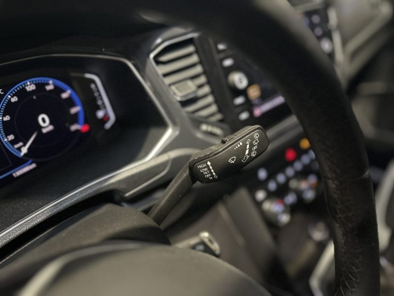 Volkswagen T-ROC 1.5 TSI 150ch  CARAT - TOIT OUVRANT / CAMÉRA / VIRTUAL COCKPIT