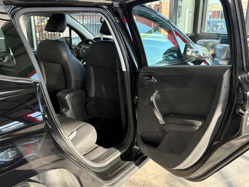 🔹 Peugeot 2008 – Finition Allure 🔹 1.6 BlueHDi – 120 chevaux 🔹Reprise possible - Garantie 