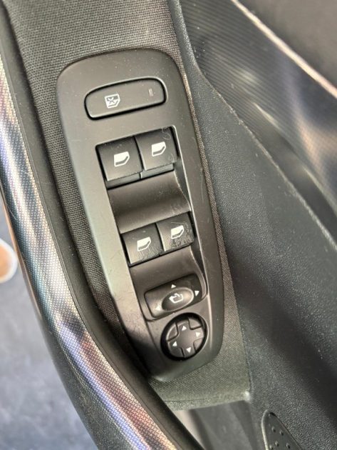 🔹 Peugeot 2008 – Finition Allure 🔹 1.6 BlueHDi – 120 chevaux 🔹Reprise possible - Garantie 