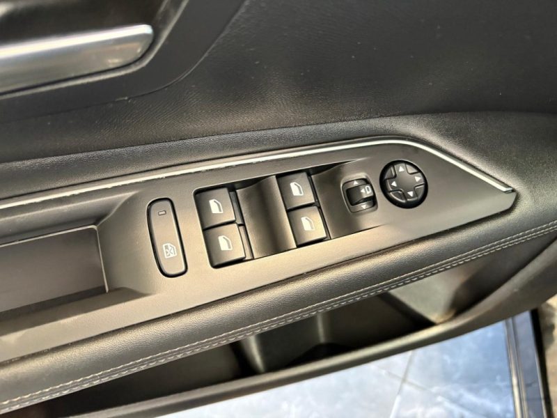Peugeot 3008 II 131ch  Finition Allure🚙✨ Virtual Cockpit 🖥️ Reprise 🔄 Garantie 🛡️
