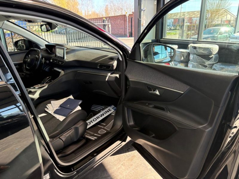 Peugeot 3008 II 131ch  Finition Allure🚙✨ Virtual Cockpit 🖥️ Reprise 🔄 Garantie 🛡️