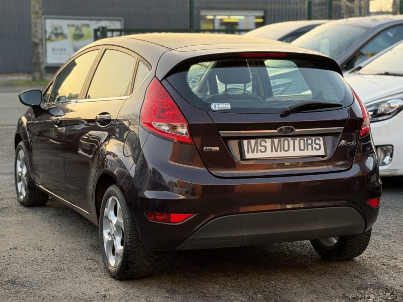 FORD FIESTA VI 1.6 TDCI 95 cv - GARANTIE 12 mois - TITANIUM