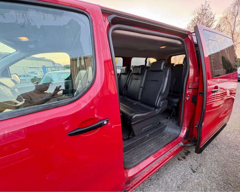 PEUGEOT TRAVELLER 