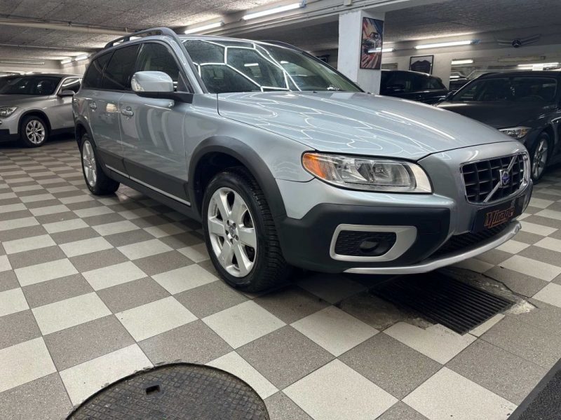 VOLVO XC70 2.4 D5 MOMENTUM AWD 185CV 
