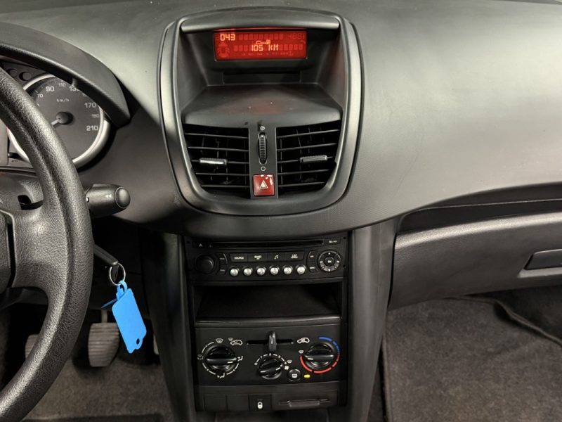 PEUGEOT 207 1.4 i 75 Cv 5 PORTES / 86 900 Kms - GARANTIE 1 AN