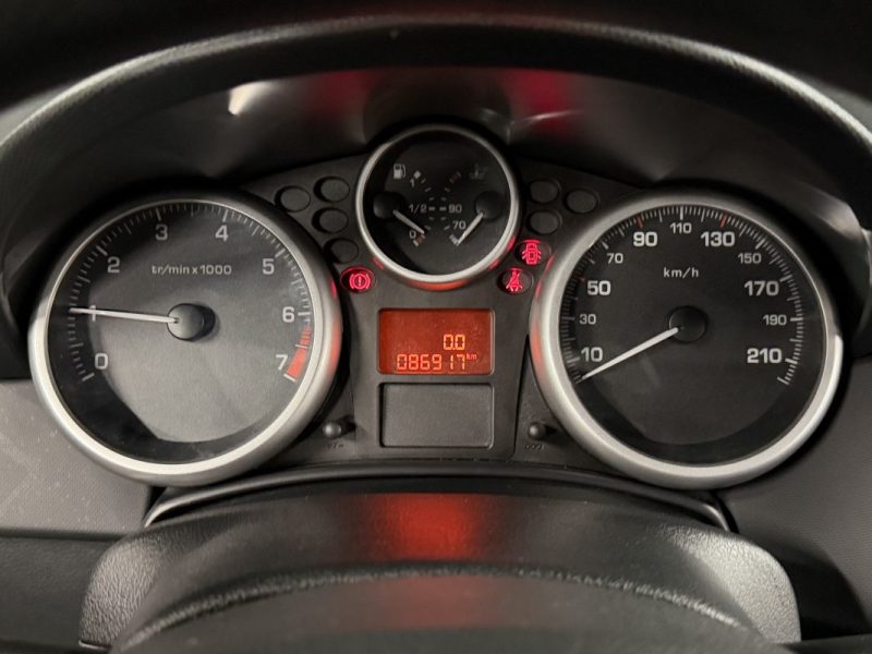 PEUGEOT 207 1.4 i 75 Cv 5 PORTES / 86 900 Kms - GARANTIE 1 AN