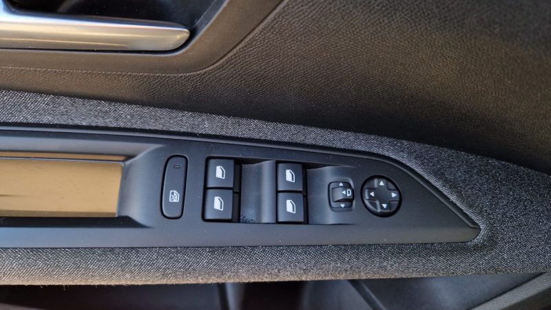 PEUGEOT 5008 II BLUEHDI 130CH ALLURE PACK 2022