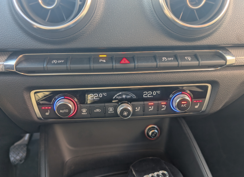 AUDI A3 SPORTBACK 2.0 TDI 150CV AMBITION LUXE DISTRIBUTION OK ENTRETIEN COMPLET  2015