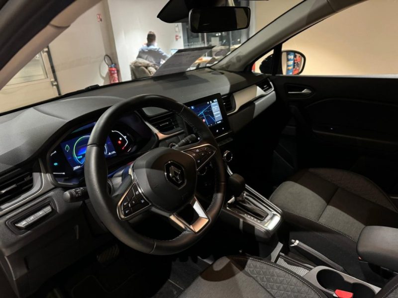 RENAULT CAPTUR II 1.6 E-TECH HYBRIDE 145CH EVOLUTION CAMERA / RADAR AV + AR  