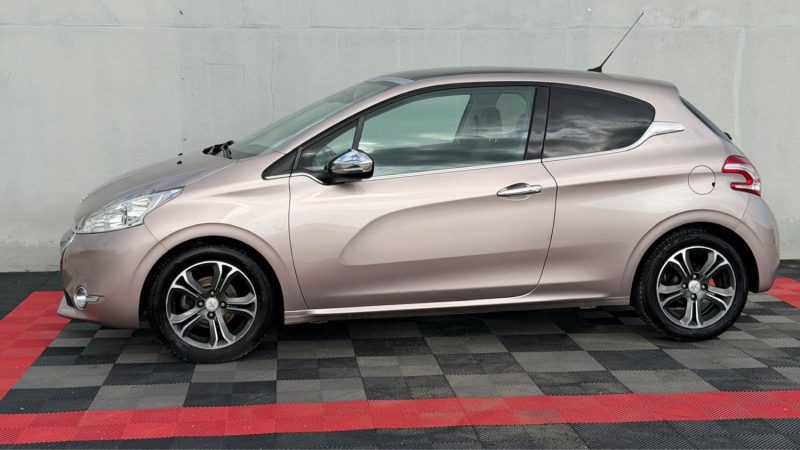 PEUGEOT 208 1.2 82 CV VTI ALLURE 5P 2013