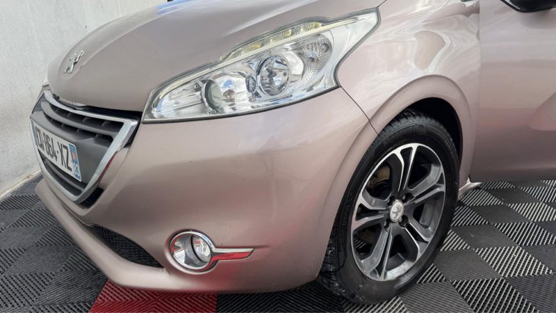 PEUGEOT 208 1.2 82 CV VTI ALLURE 5P 2013