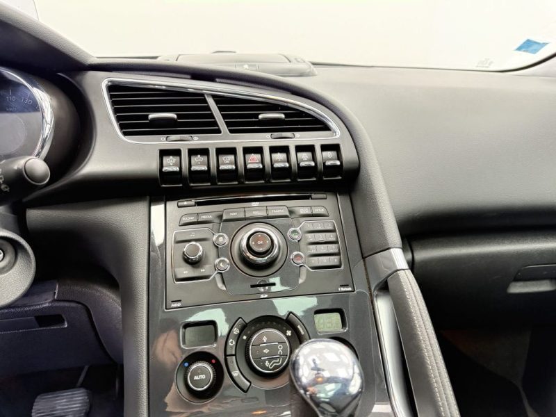 PEUGEOT 3008 1.6 HDI BVA 112CV