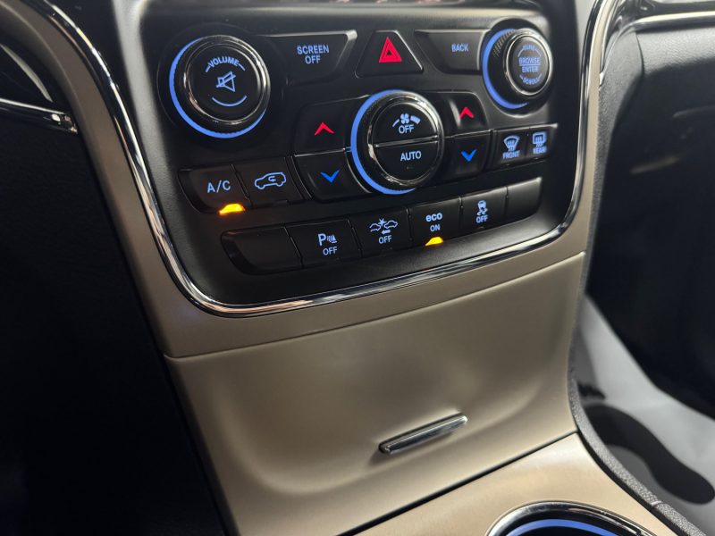 JEEP GRAND CHEROKE 3.0 V6 CRD 250ch OVERLAND BVA8 FULL GARANTIE 12 MOIS SUPER ETAT