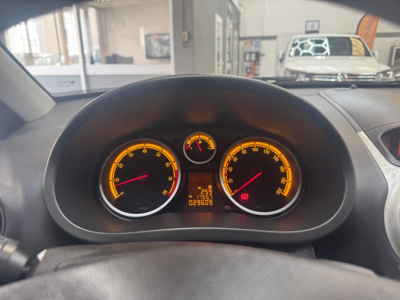 OPEL CORSA SEULEMENT 29000kms 1.2 TWINPORT 85ch EDITION 1ERE MAIN GARANTIE 12 MOIS HIST.COMPLET 🇨🇵