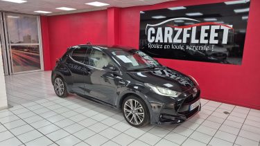TOYOTA YARIS 4 BERLINE 116cv HYBRIDE ICONIQ + TOIT PANORAMIQUE/1 ERE MAIN/TVA RECUPERABLE