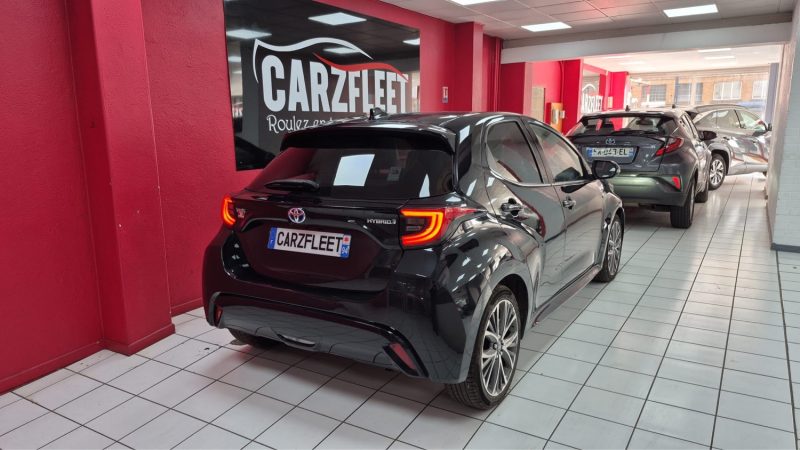 TOYOTA YARIS 4 BERLINE 116cv HYBRIDE ICONIQ + TOIT PANORAMIQUE/1 ERE MAIN/TVA RECUPERABLE