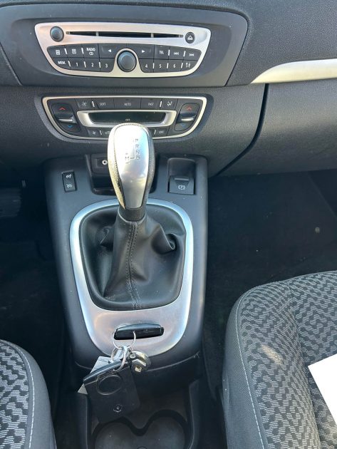 RENAULT SCENIC III EDC 1.5 DCI 110CH 