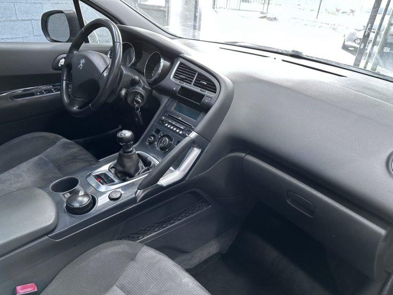 PEUGEOT 3008 1.6 HDI 16V 110 