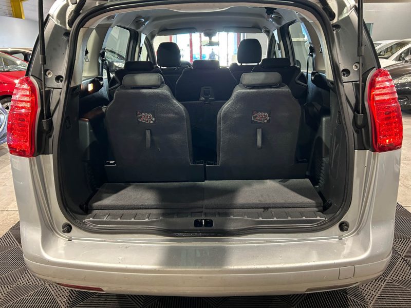 PEUGEOT 5008 1.6 HDI 110CH 
