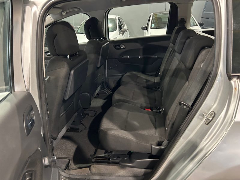 PEUGEOT 5008 1.6 HDI 110CH 