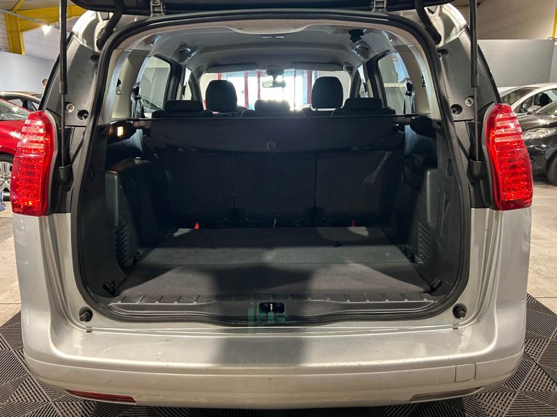 PEUGEOT 5008 1.6 HDI 110CH 