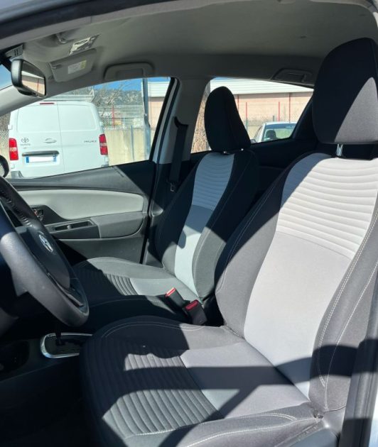 TOYOTA YARIS 100H FRANCE BUSINESS 2020