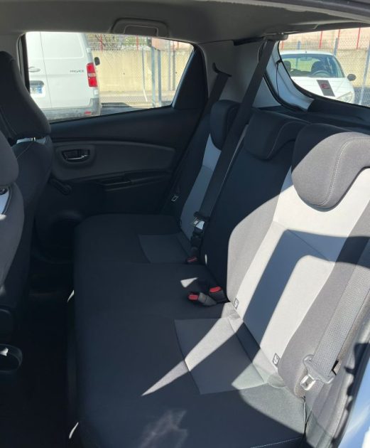 TOYOTA YARIS 100H FRANCE BUSINESS 2020