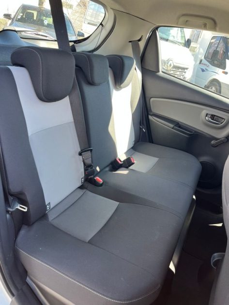 TOYOTA YARIS 100H FRANCE BUSINESS 2020