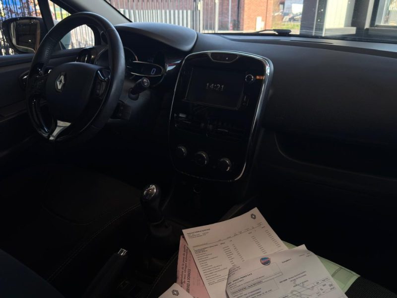 Renault Clio IV 1.2i 73ch 🚗 Suivi 📋 Radar 🔊 Reprise 🔄 Garantie 🛡️