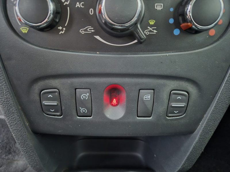 DACIA SANDERO TCE 90 STEPWAY PRESTIGE 2013