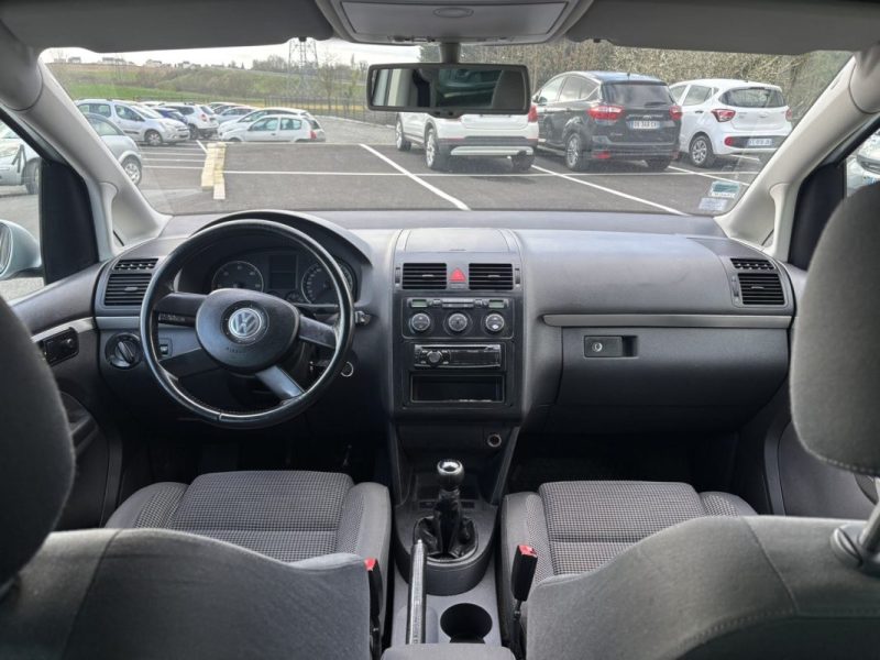 VOLKSWAGEN TOURAN A MARCHAND 2.0 TDI 136 CONFORT 5P 2003