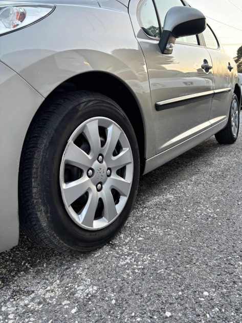 PEUGEOT 207 1.4E 16V EXECUTIVE GARANTIE 6 MOIS 